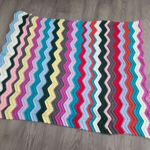 Colourful Zigzag Crochet Blanket